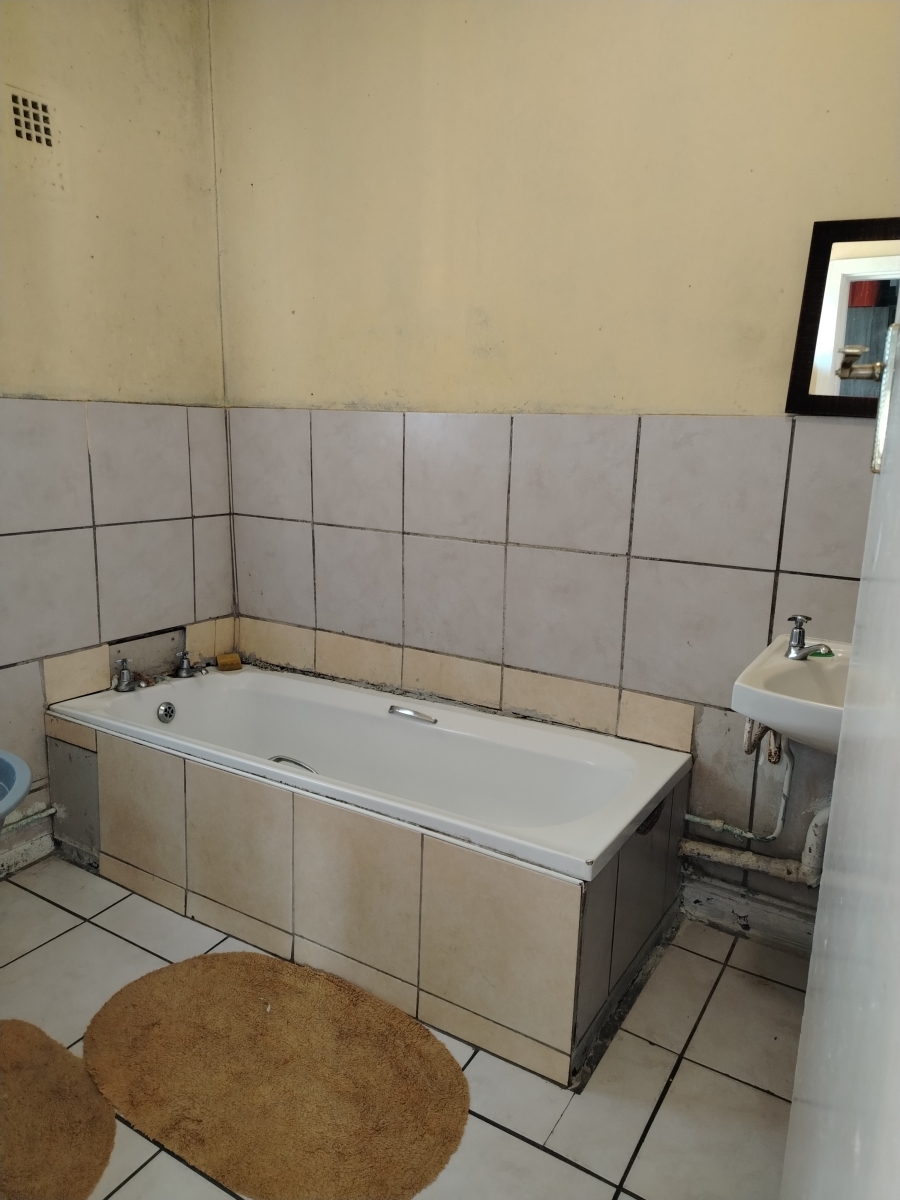 1 Bedroom Property for Sale in Quigney Eastern Cape